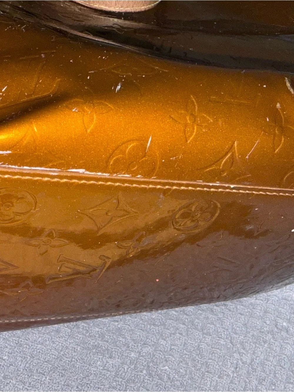 Louis Vuitton Monogram Vernis Reade MM - with original dust cover. Pre-loved.